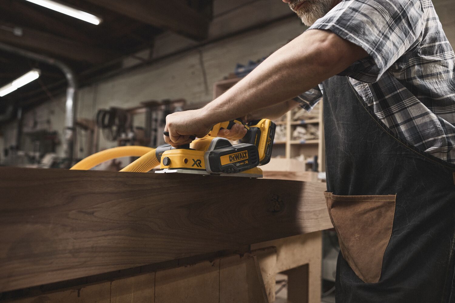 Talent cutting wooden material in a residential environment 