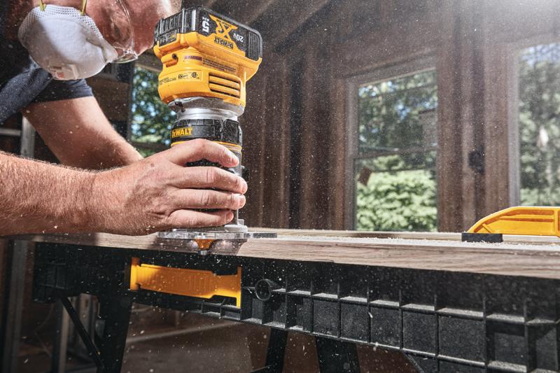 profile of Brushless Cordless Compact Router.